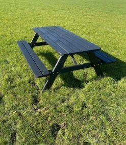 Goedkopepicknicktafels.nl | Zwarte XL Picknicktafel | Tuintafel 6 Persoons | Zwart Gespoten Gedroogd Grenen Hout! -Tuin Verkoop 1043x1200 2