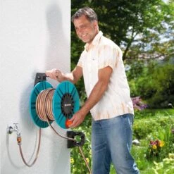 GARDENA - Wandslanghouder 60 Met Slanggeleider - Slanghouder - Maximale Capaciteit 60 Meter -Tuin Verkoop 1200x1200 1250