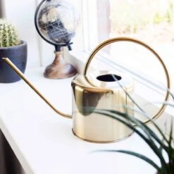 Kikkerland Vintage Gieter - Plantengieter Voor Binnen - Goud - 1,2L - Retro - Metaal -Tuin Verkoop 1200x1200 1492
