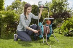 GARDENA - AquaRoll M CleverRoll Easy Slangenwagen - Maximaal 60 Meter - Inklapbare Zwengel -Tuin Verkoop 1200x799 61