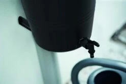 Elho Green Basics Rain Catcher 33 - Regenton Voor Balkonbuiten - Ø 33.5 X H 73.5 Cm - Zwart/Living Black -Tuin Verkoop 1200x800 343