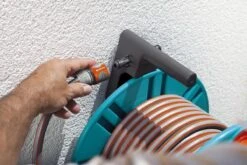 GARDENA - Wandslanghouder 60 Met Slanggeleider - Slanghouder - Maximale Capaciteit 60 Meter -Tuin Verkoop 1200x800 350