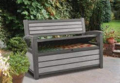 Keter - Hudson Bench Box - 2-zits Bank - Opbergbox - Hout Look & Feel - 227L - 138x63x89cm - Antraciet -Tuin Verkoop 1200x832 1