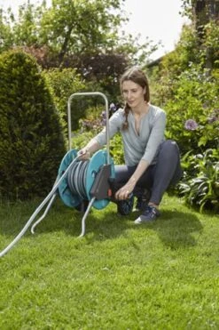 GARDENA - AquaRoll CleverRoll S Set Slangenwagen - Incl. 20 M Slang - Maximaal 40 M Opbergcapaciteit -Tuin Verkoop 798x1200 7