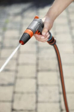 GARDENA - Comfort Reinigingsbroes - Spuitpistool - Traploos Instelbaar -Tuin Verkoop 800x1200 115