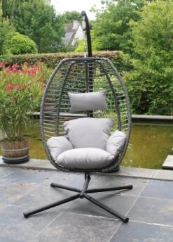 Pro Garden Lowander Hangstoel Egg 191x126x126- Schommelstoel Met Rattan Cocoon En Robuust Stalen Standaard Incl. Kussens - Volledig Inklapbaar - Lichtgrijs -Tuin Verkoop 862x1200